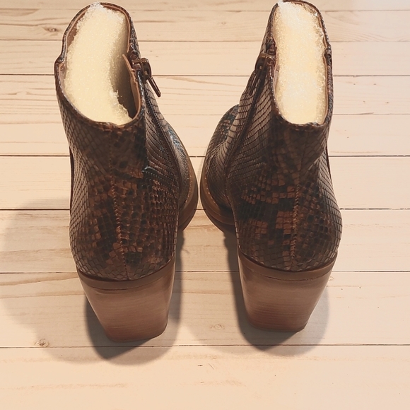 Snakeskin Ankle Boot - Picture 6 of 8